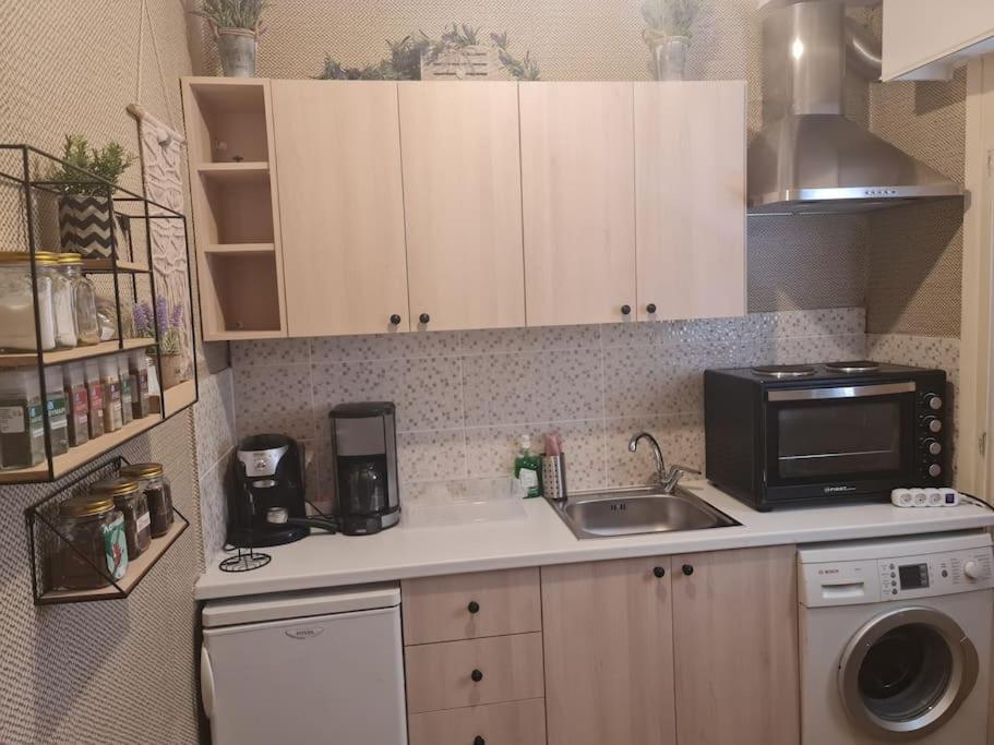 6 Καλινοβου Center Of Athens Πεδιον Αρεωσ Apartment Екстериор снимка